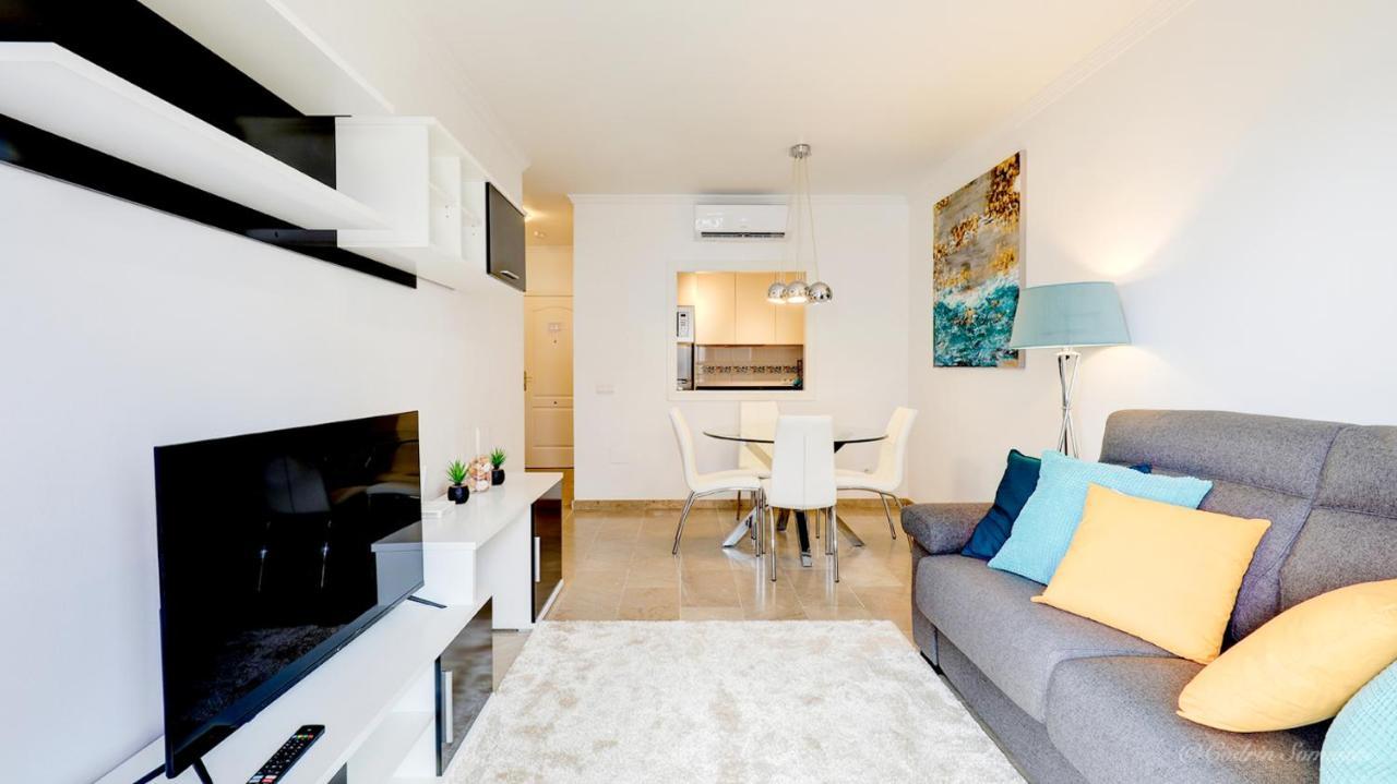 Cozy Apartment Overlooking Estepona'S Marina! Exteriör bild