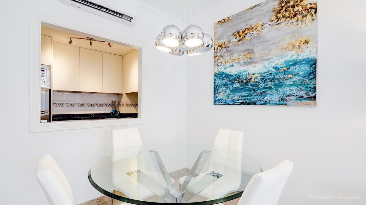Cozy Apartment Overlooking Estepona'S Marina! Exteriör bild