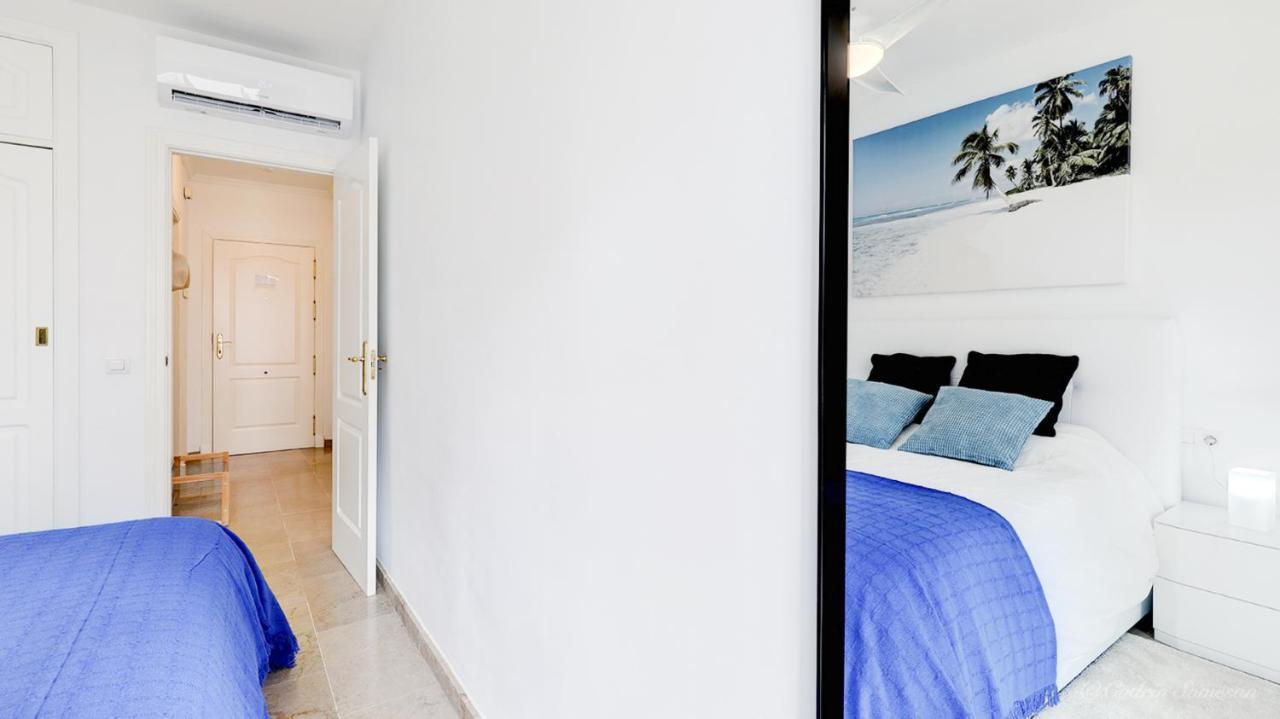 Cozy Apartment Overlooking Estepona'S Marina! Exteriör bild