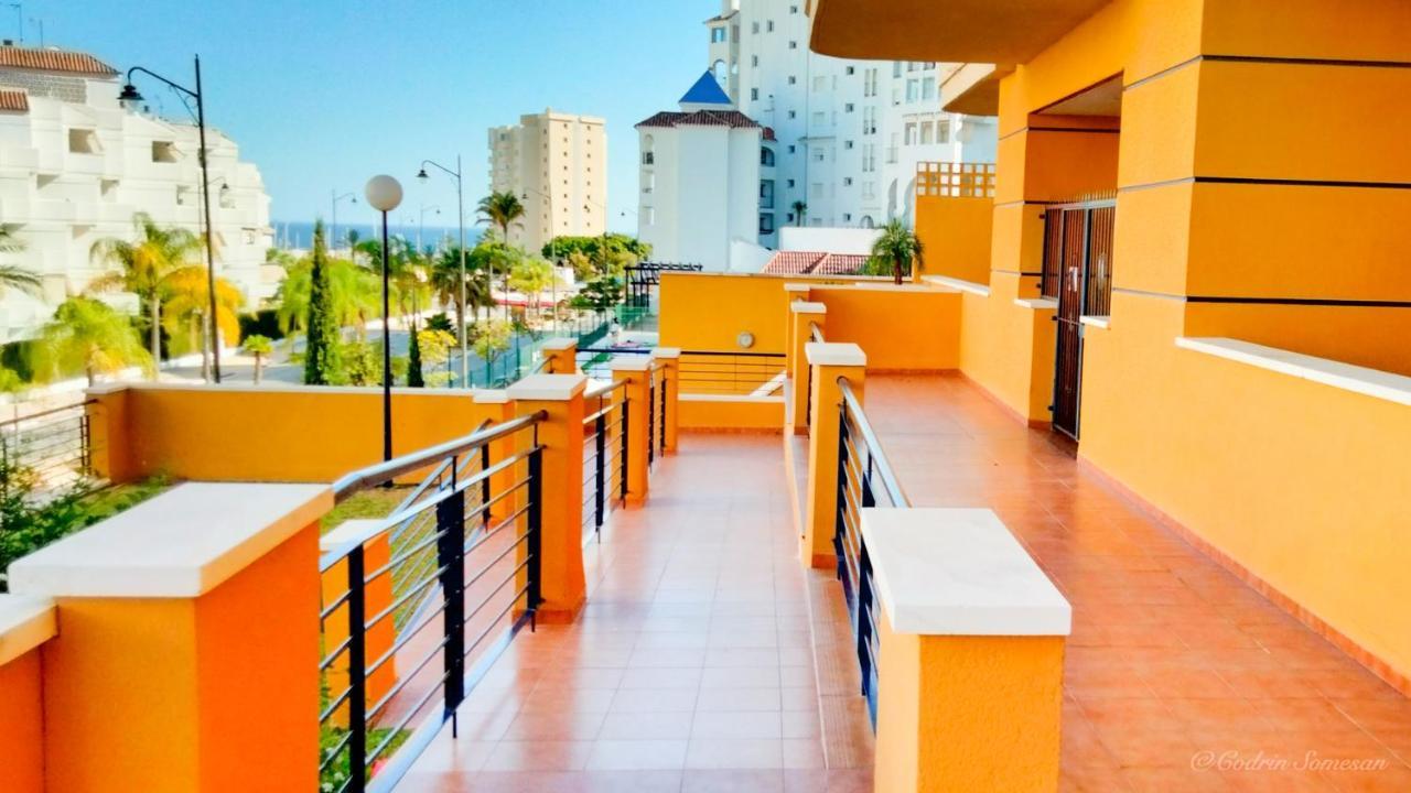 Cozy Apartment Overlooking Estepona'S Marina! Exteriör bild