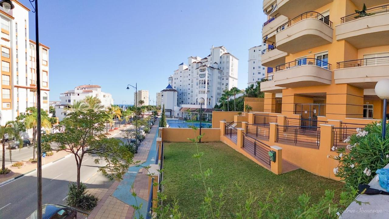 Cozy Apartment Overlooking Estepona'S Marina! Exteriör bild