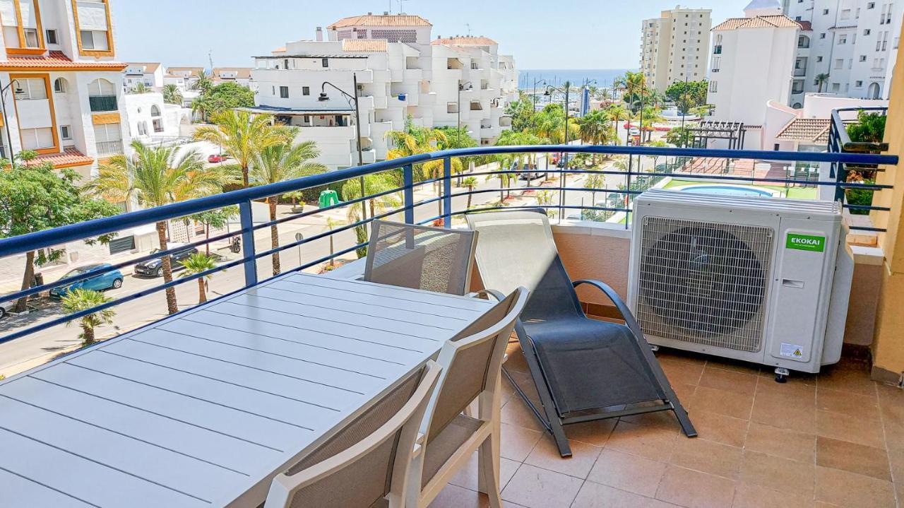 Cozy Apartment Overlooking Estepona'S Marina! Exteriör bild