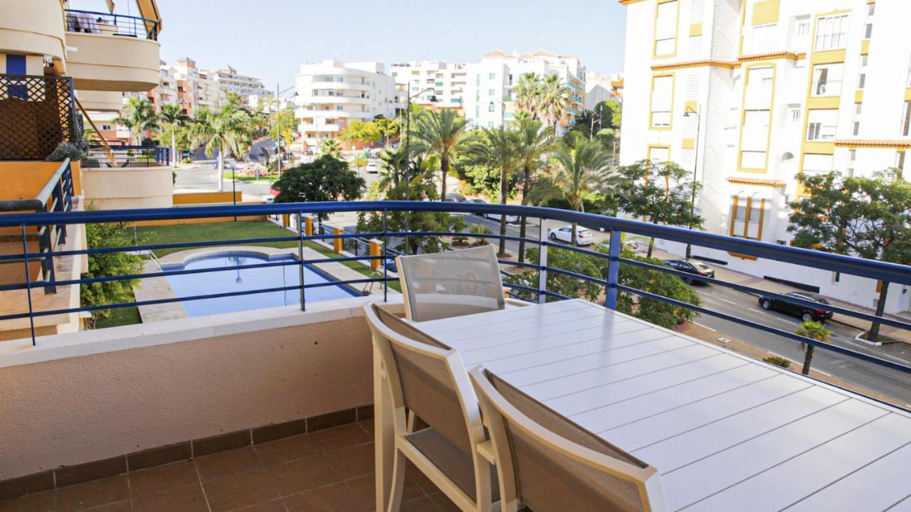 Cozy Apartment Overlooking Estepona'S Marina! Exteriör bild